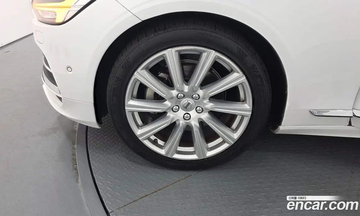 Volvo S90 2019 2.0 автомат (гидро), фото 5 Volvo S90 2019 2.0 автомат (гидро), фото 5