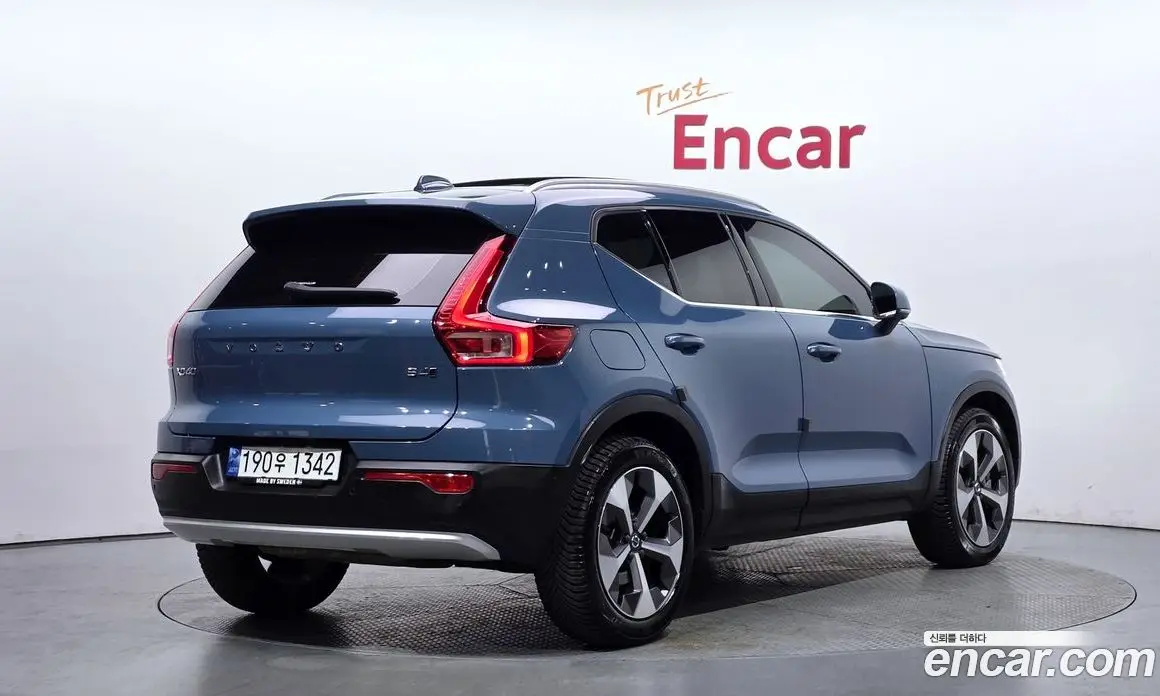 Volvo XC40 2022 2.0 автомат (гидро), фото 2 Volvo XC40 2022 2.0 автомат (гидро), фото 2