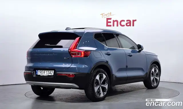 Volvo XC40 2022 2.0 автомат (гидро), миниатюра 2 Volvo XC40 2022 2.0 автомат (гидро), миниатюра 2