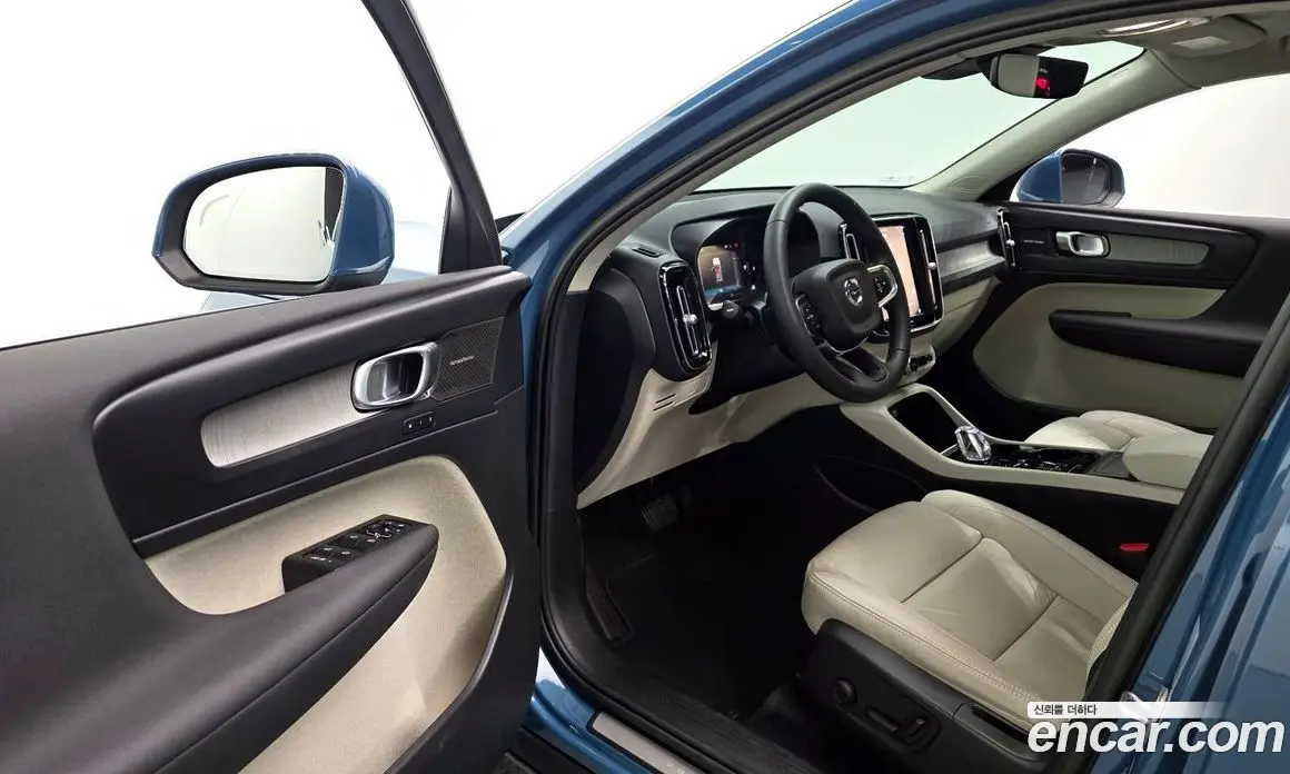 Volvo XC40 2022 2.0 автомат (гидро), фото 13 Volvo XC40 2022 2.0 автомат (гидро), фото 13
