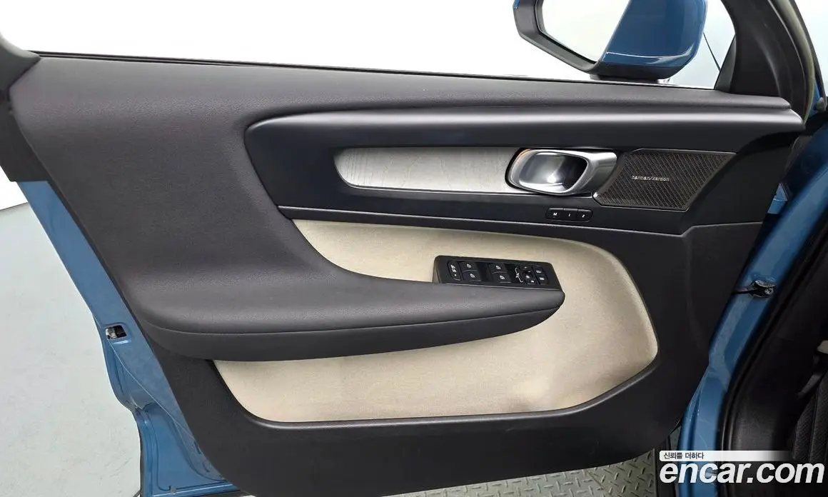 Volvo XC40 2022 2.0 автомат (гидро), фото 14 Volvo XC40 2022 2.0 автомат (гидро), фото 14