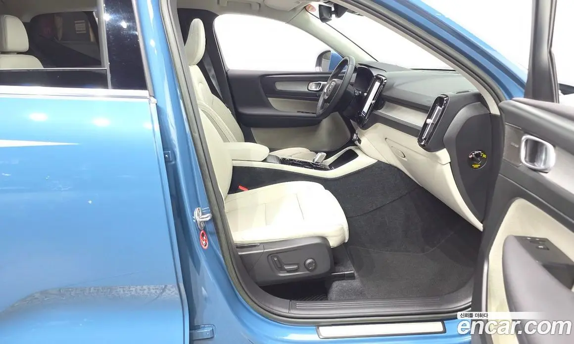 Volvo XC40 2022 2.0 автомат (гидро), фото 16 Volvo XC40 2022 2.0 автомат (гидро), фото 16