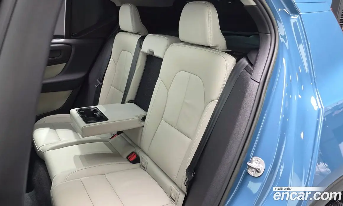 Volvo XC40 2022 2.0 автомат (гидро), фото 18 Volvo XC40 2022 2.0 автомат (гидро), фото 18