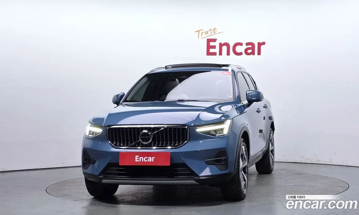 Volvo XC40 2022 2.0 автомат (гидро), фото 3 Volvo XC40 2022 2.0 автомат (гидро), фото 3