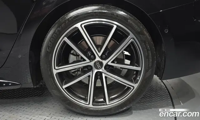 Audi A5 2025 2.0 автомат (гидро), миниатюра 6
