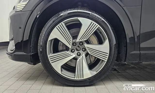 Audi e-tron 2021 0.2 автомат (гидро), миниатюра 4 Audi e-tron 2021 0.2 автомат (гидро), миниатюра 4