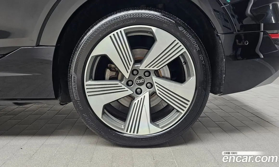 Audi e-tron 2021 0.2 автомат (гидро), фото 6 Audi e-tron 2021 0.2 автомат (гидро), фото 6