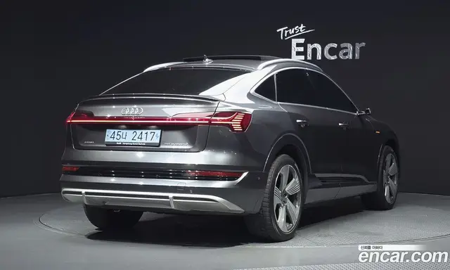 Audi e-tron 2022 0.2 автомат (гидро), миниатюра 2