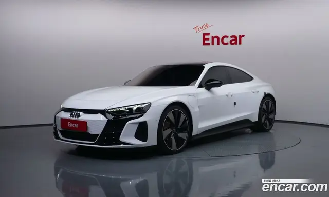 Audi e-tron GT, 2023, 3 745 км