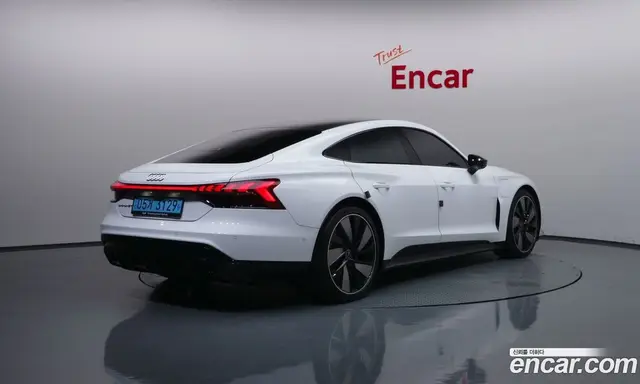 Audi e-tron GT 2023 0.1 автомат (гидро), миниатюра 2