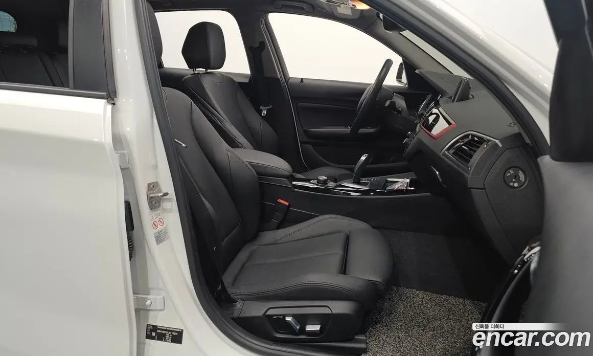 BMW 1 серия 2018 2.0 автомат (гидро), фото 13