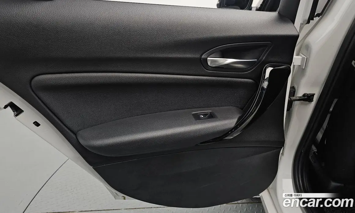 BMW 1 серия 2018 2.0 автомат (гидро), фото 15