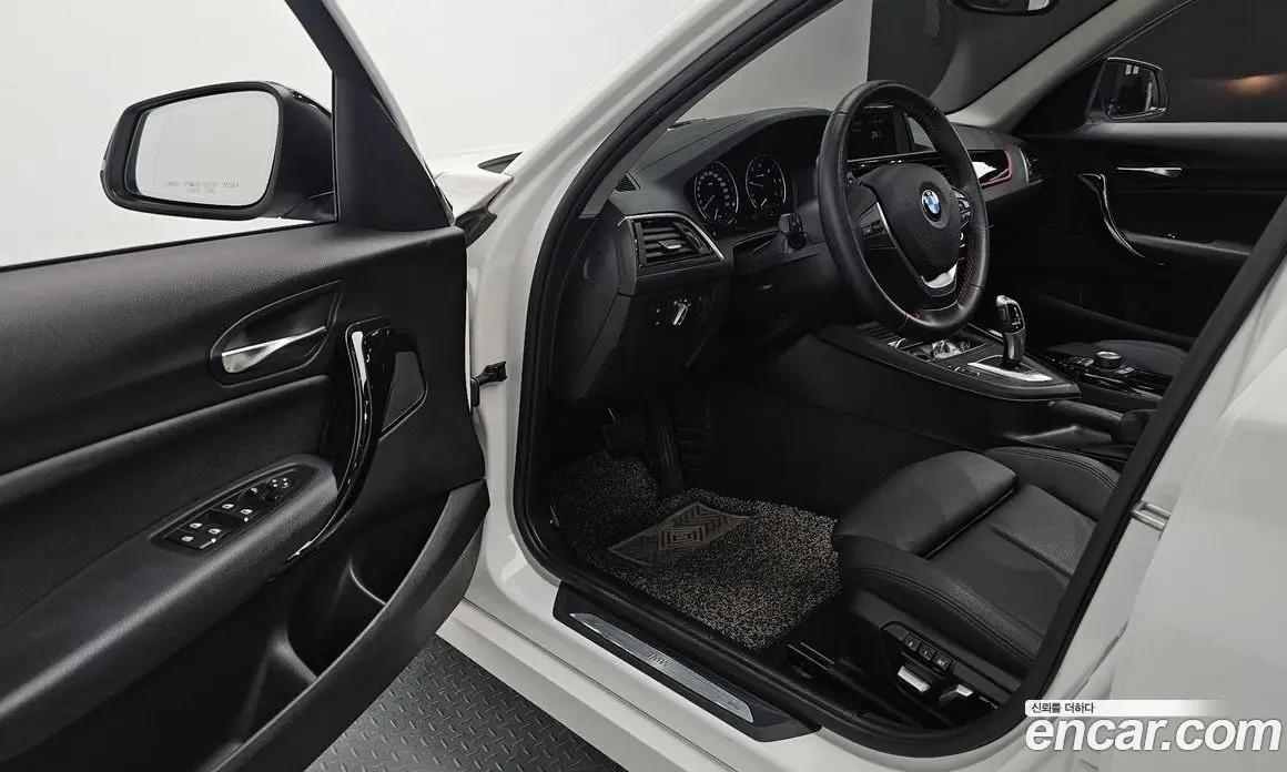 BMW 1 серия 2018 2.0 автомат (гидро), фото 17