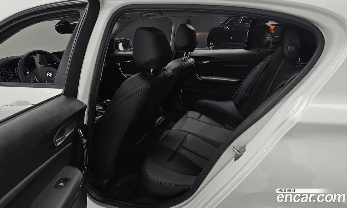 BMW 1 серия 2018 2.0 автомат (гидро), фото 18