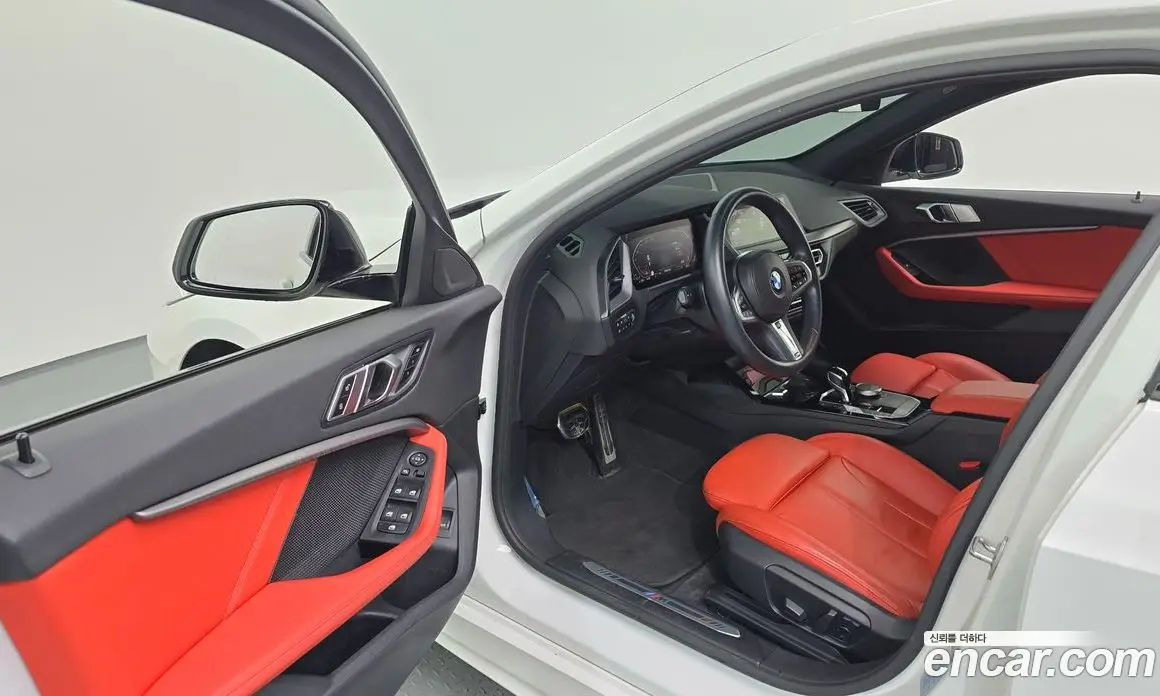 BMW 1 серия 2022 2.0 автомат (гидро), фото 13