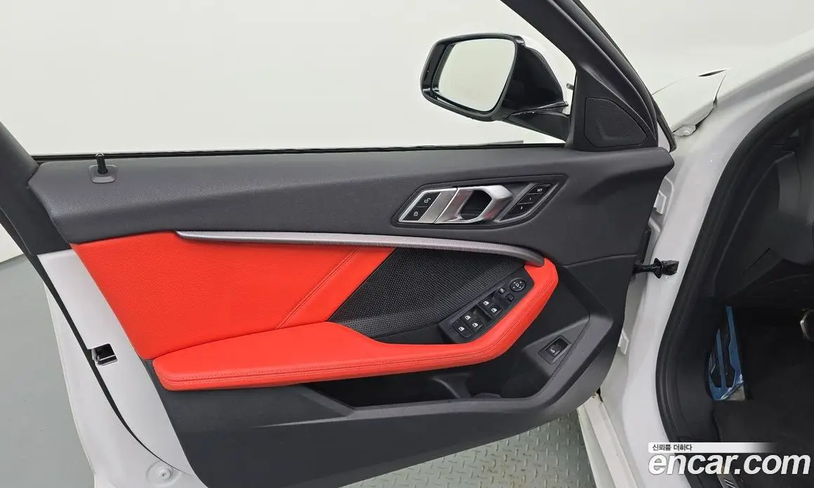 BMW 1 серия 2022 2.0 автомат (гидро), фото 14