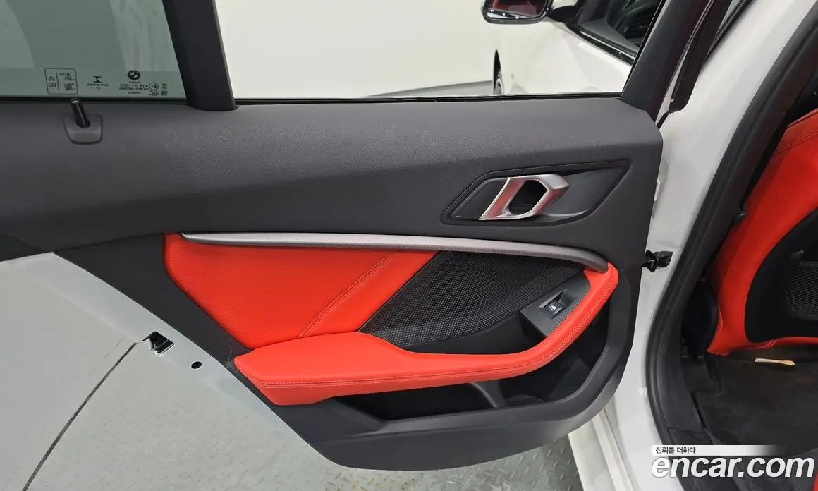 BMW 1 серия 2022 2.0 автомат (гидро), фото 15