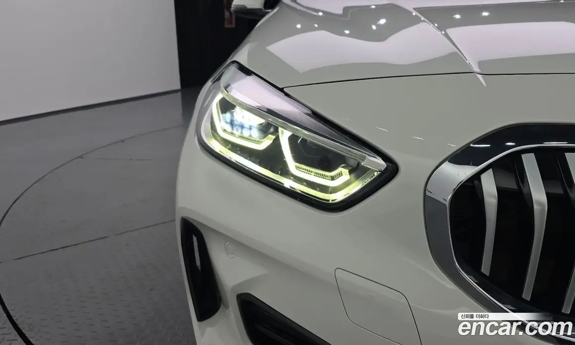 BMW 1 серия 2022 2.0 автомат (гидро), фото 8