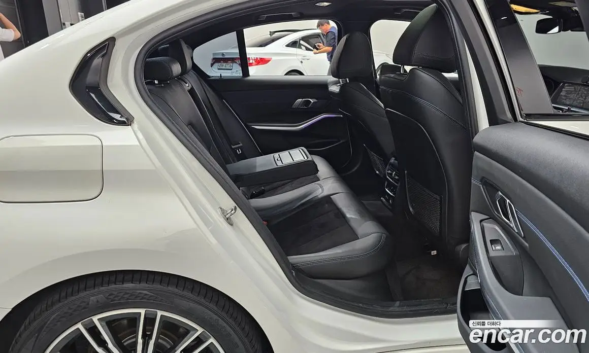 BMW 3 серия 2019 2.0 автомат (гидро), фото 17