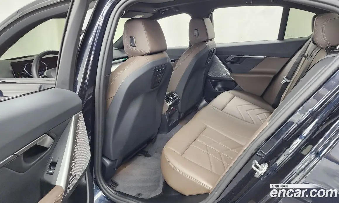 BMW 5 серия 2024 2.0 автомат (гидро), фото 16