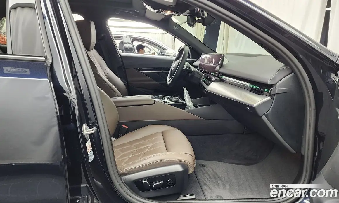 BMW 5 серия 2024 2.0 автомат (гидро), фото 17