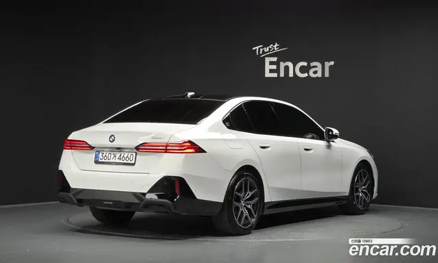 BMW 5 серия, 2025, 8 218 км