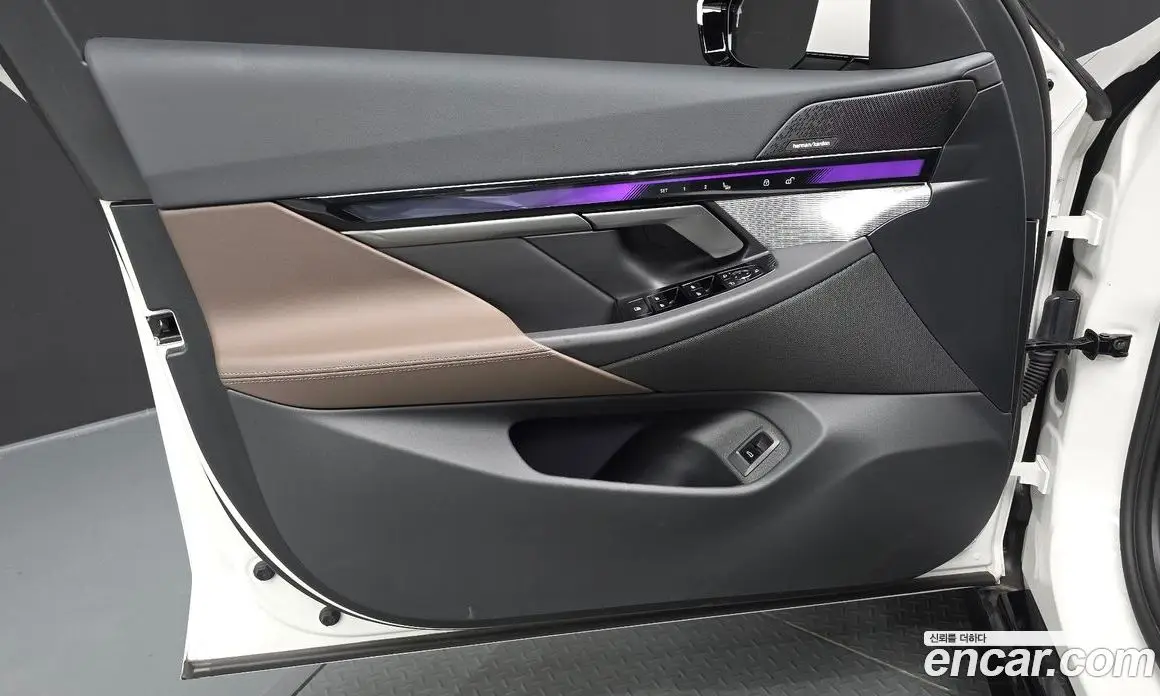 BMW 5 серия 2025 2.0 автомат (гидро), фото 13
