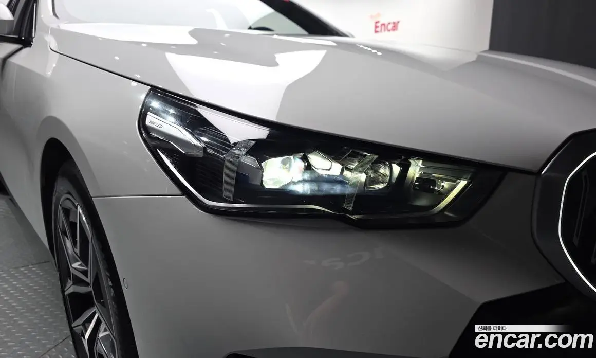 BMW 5 серия 2025 2.0 автомат (гидро), фото 7