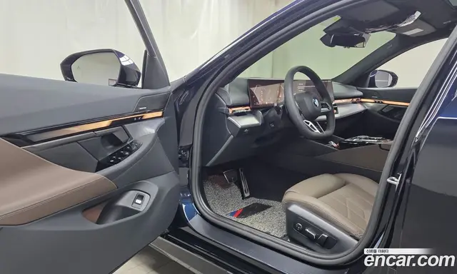 BMW 5 серия 2025 2.0 автомат (гидро), миниатюра 12