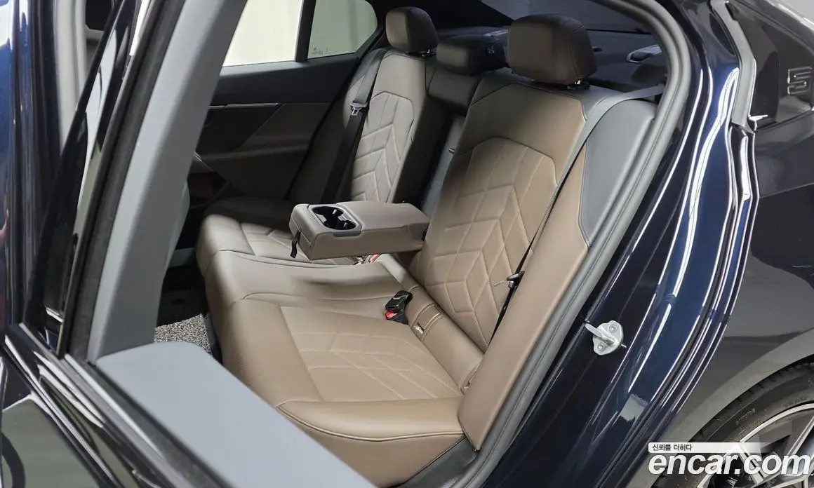BMW 5 серия 2025 2.0 автомат (гидро), фото 17 BMW 5 серия 2025 2.0 автомат (гидро), фото 17