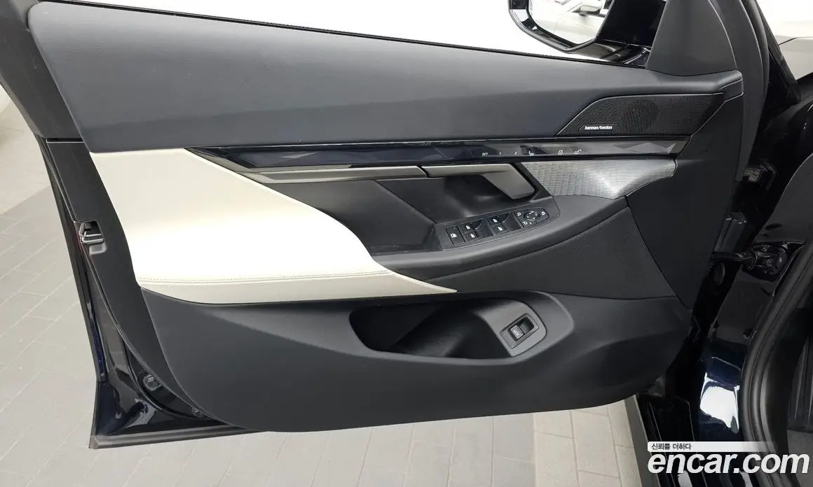 BMW 5 серия 2025 2.0 автомат (гидро), фото 14