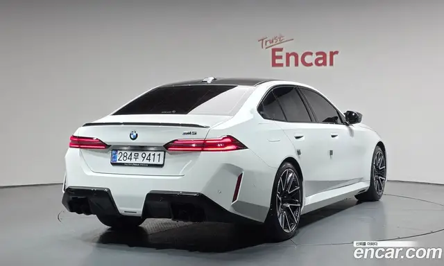 BMW M5, 2025, 8 695 км