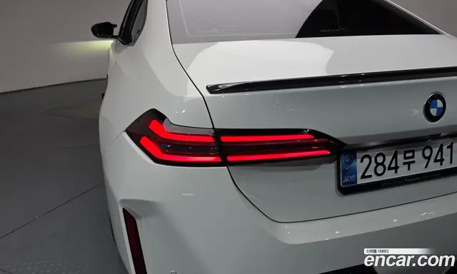 BMW M5 2025 4.4 автомат (гидро), миниатюра 8