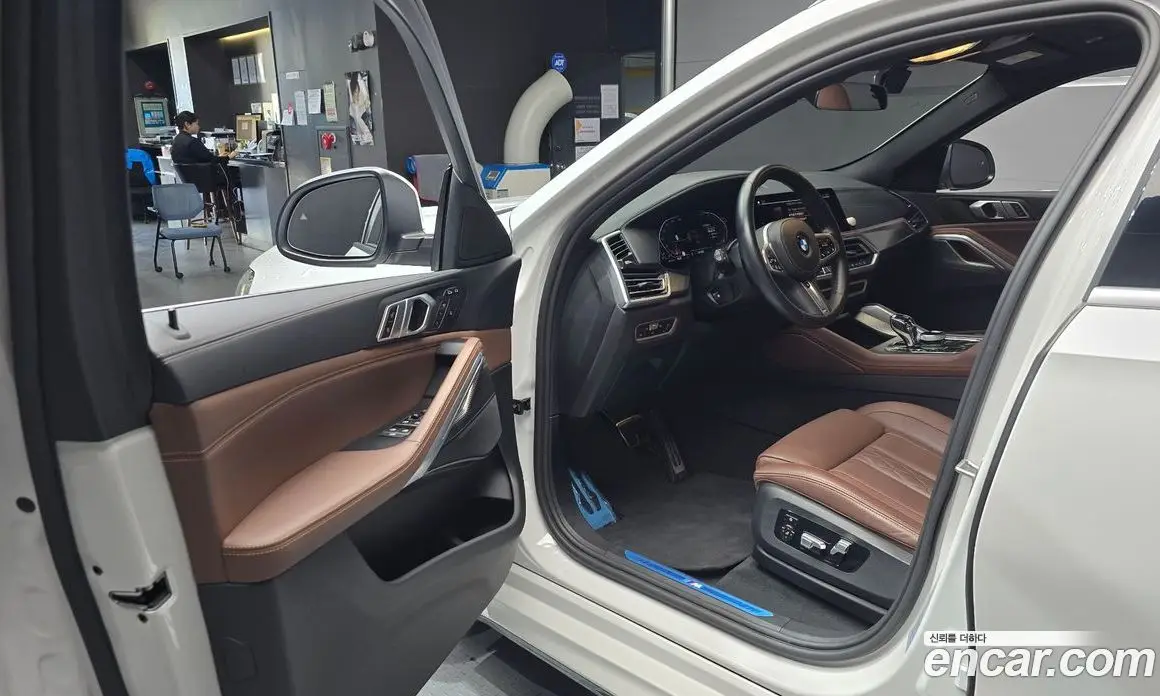 BMW X6 2022 3.0 автомат (гидро), фото 13