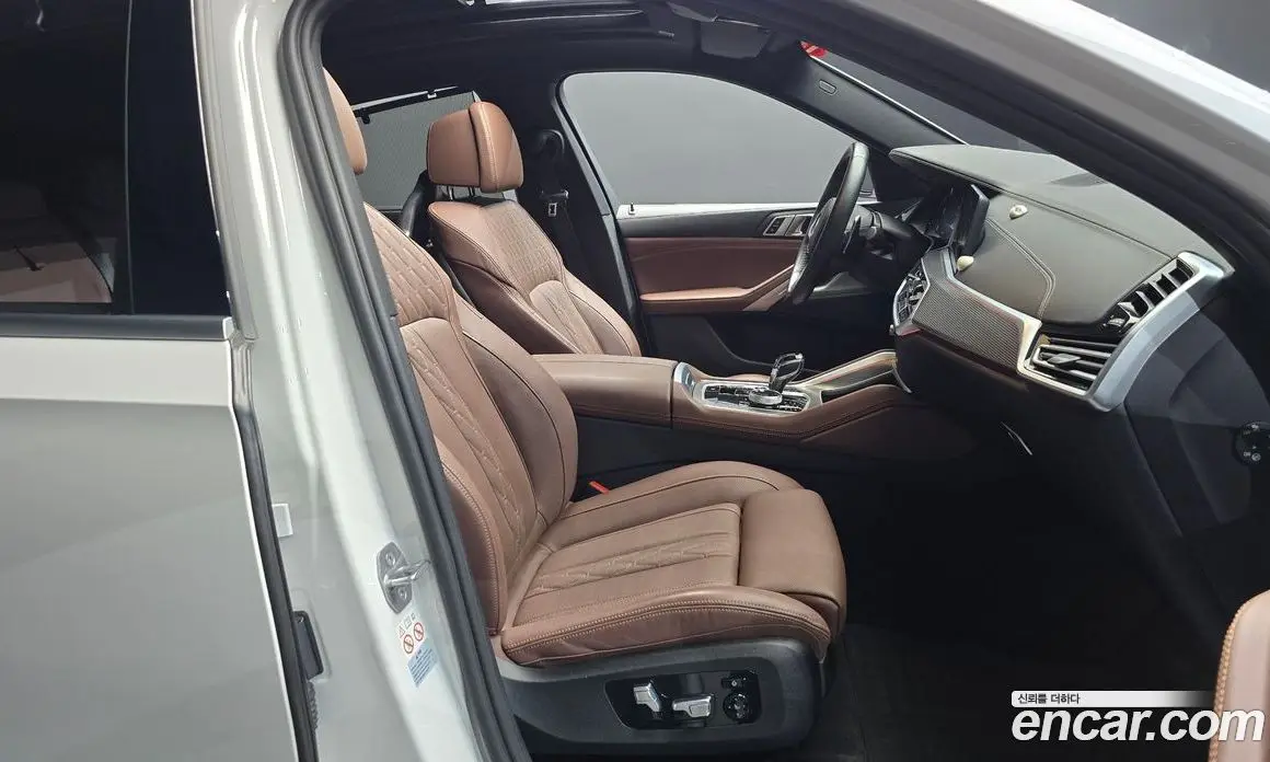 BMW X6 2022 3.0 автомат (гидро), фото 16