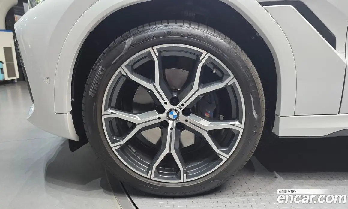 BMW X6 2022 3.0 автомат (гидро), фото 5