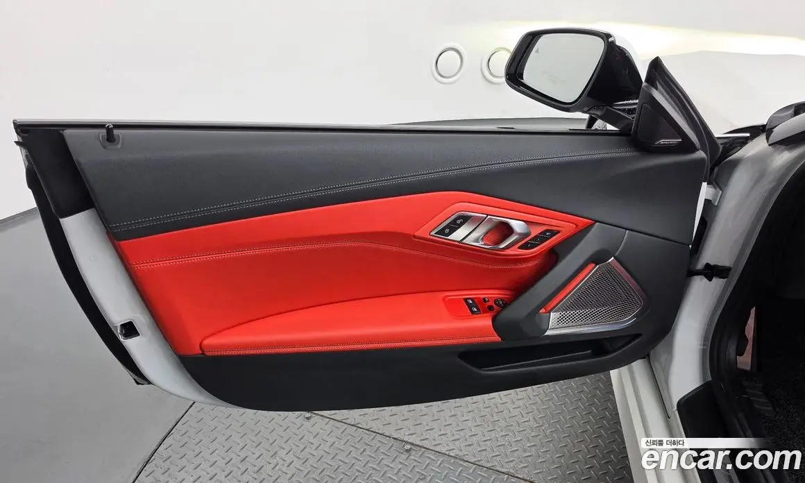 BMW Z4 2023 3.0 автомат (гидро), фото 13