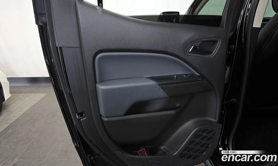 Chevrolet Colorado 2022 3.6 автомат (гидро), фото 14