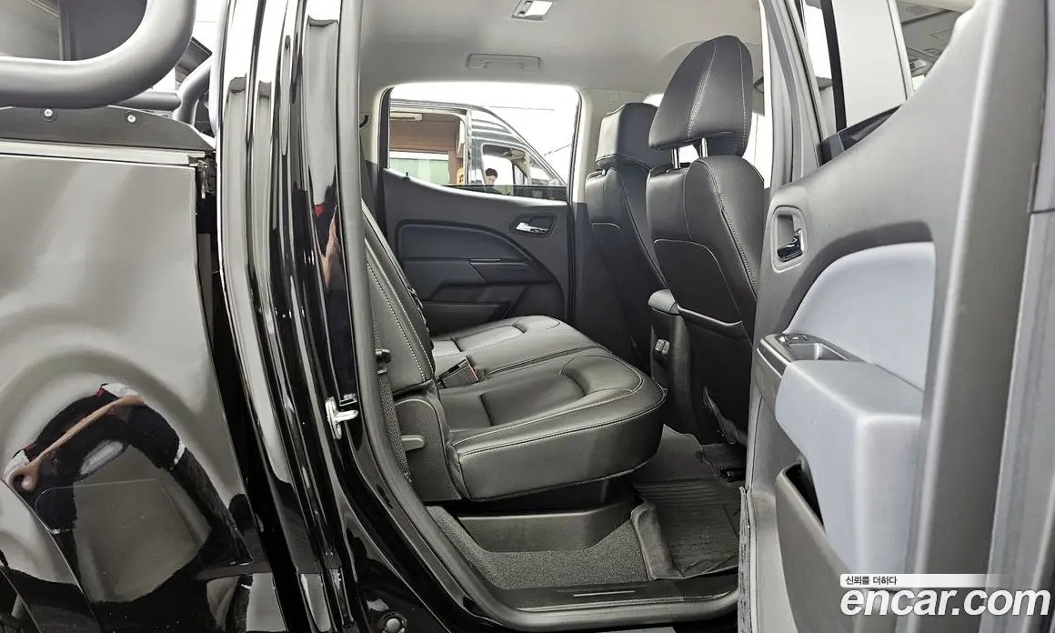 Chevrolet Colorado 2022 3.6 автомат (гидро), фото 17