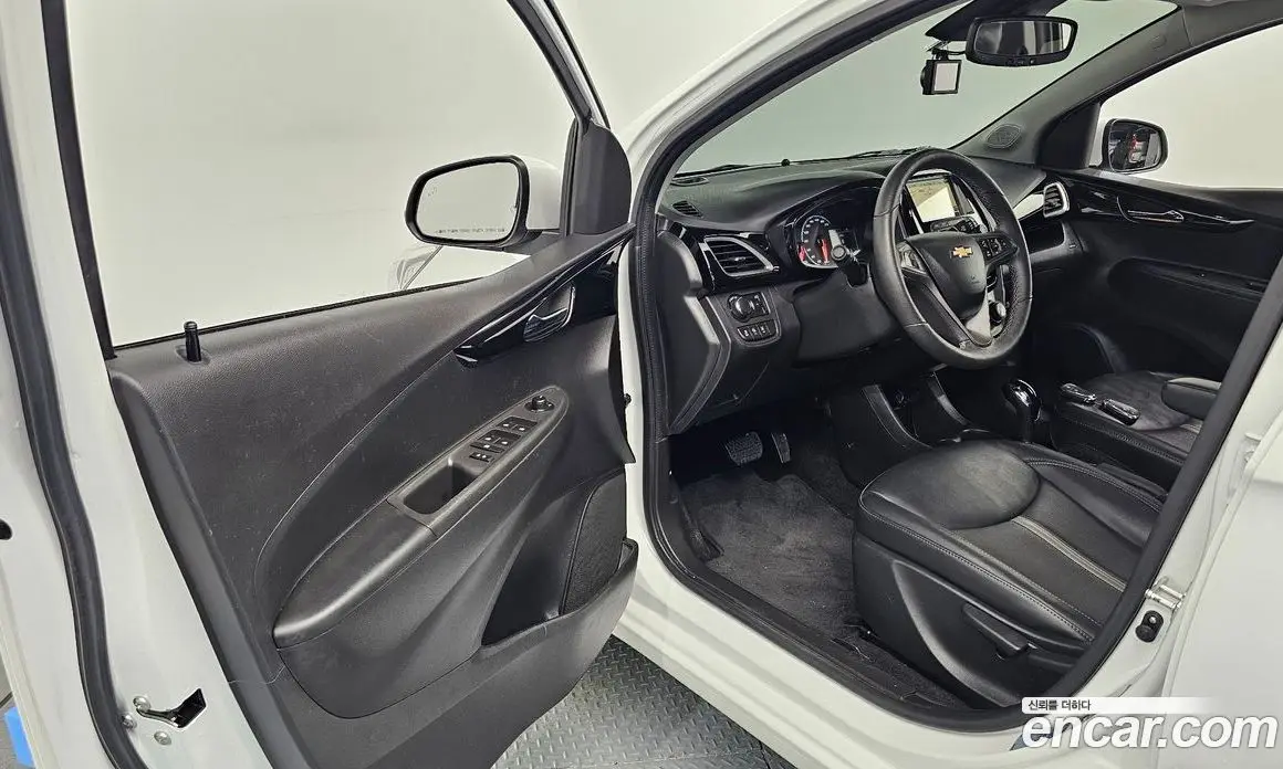Chevrolet Spark 2022 1.0 автомат (гидро), фото 13