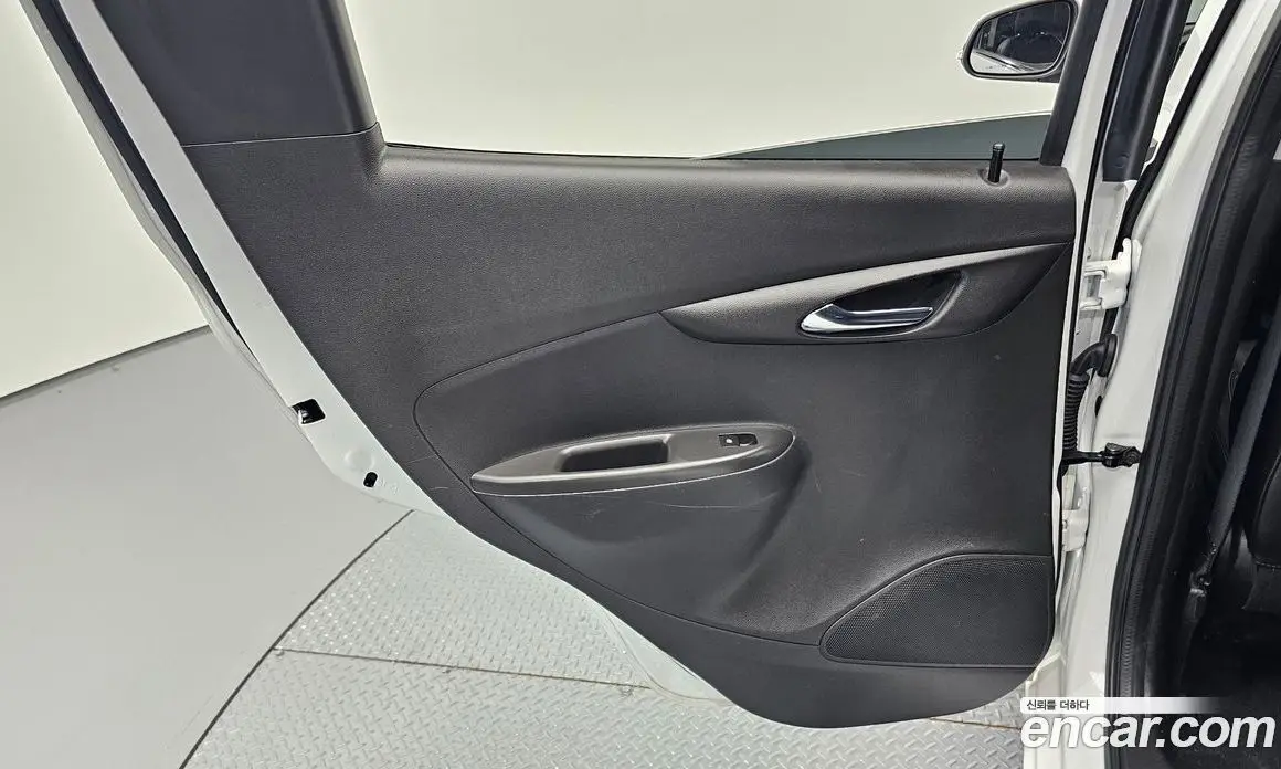 Chevrolet Spark 2022 1.0 автомат (гидро), фото 15