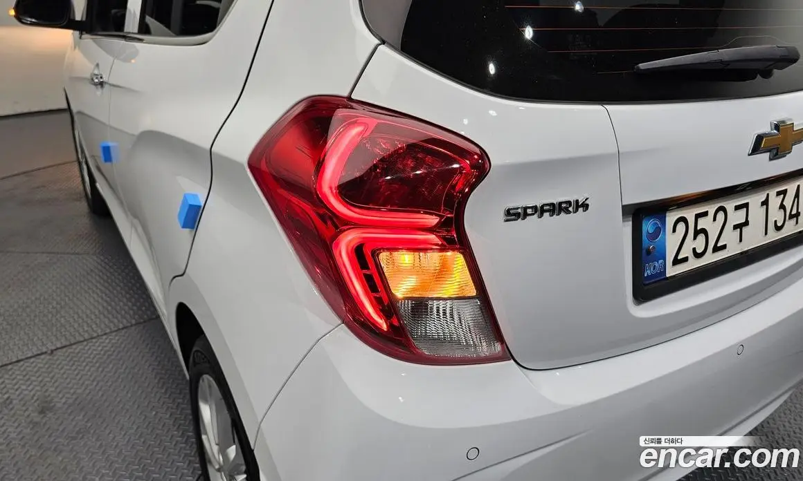 Chevrolet Spark 2022 1.0 автомат (гидро), фото 9