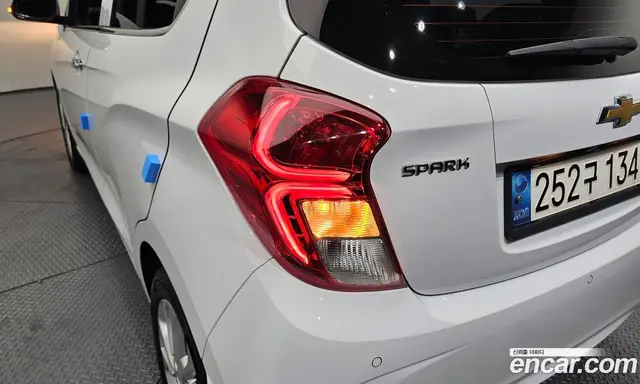 Chevrolet Spark 2022 1.0 автомат (гидро), миниатюра 9