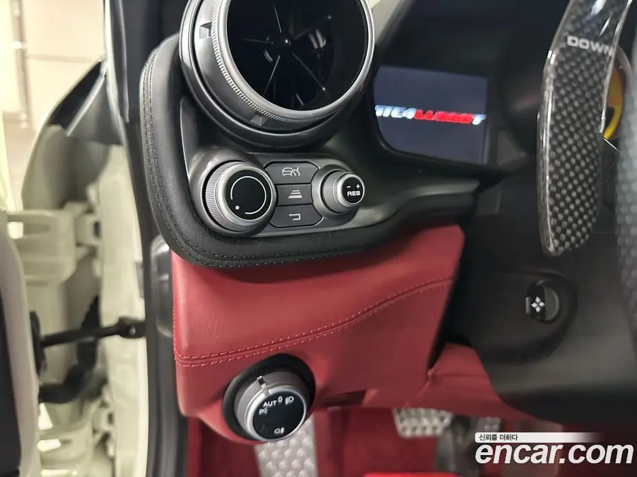 Ferrari GTC4 Lusso 2019 3.9 автомат (гидро), фото 13 Ferrari GTC4 Lusso 2019 3.9 автомат (гидро), фото 13