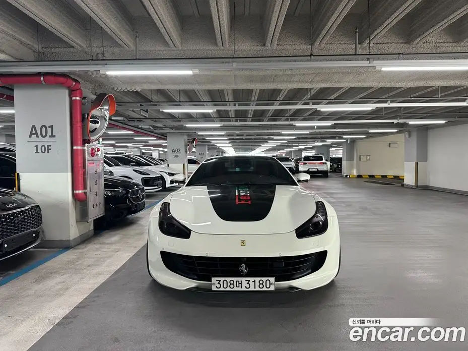 Ferrari GTC4 Lusso 2019 3.9 автомат (гидро), фото 8 Ferrari GTC4 Lusso 2019 3.9 автомат (гидро), фото 8