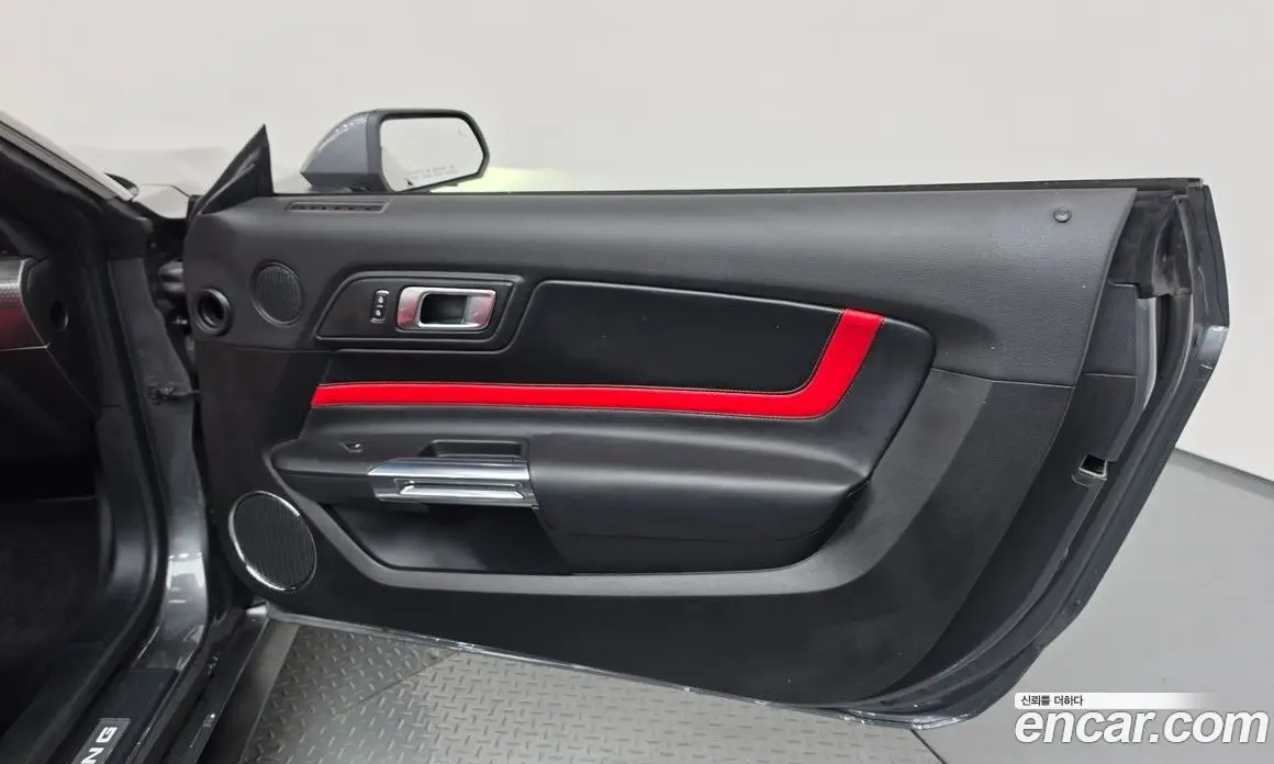 Ford Mustang 2022 5.0 автомат (гидро), фото 15
