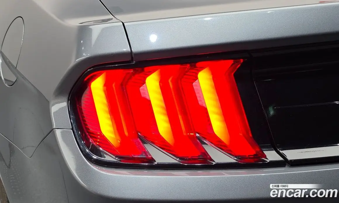 Ford Mustang 2022 5.0 автомат (гидро), фото 9