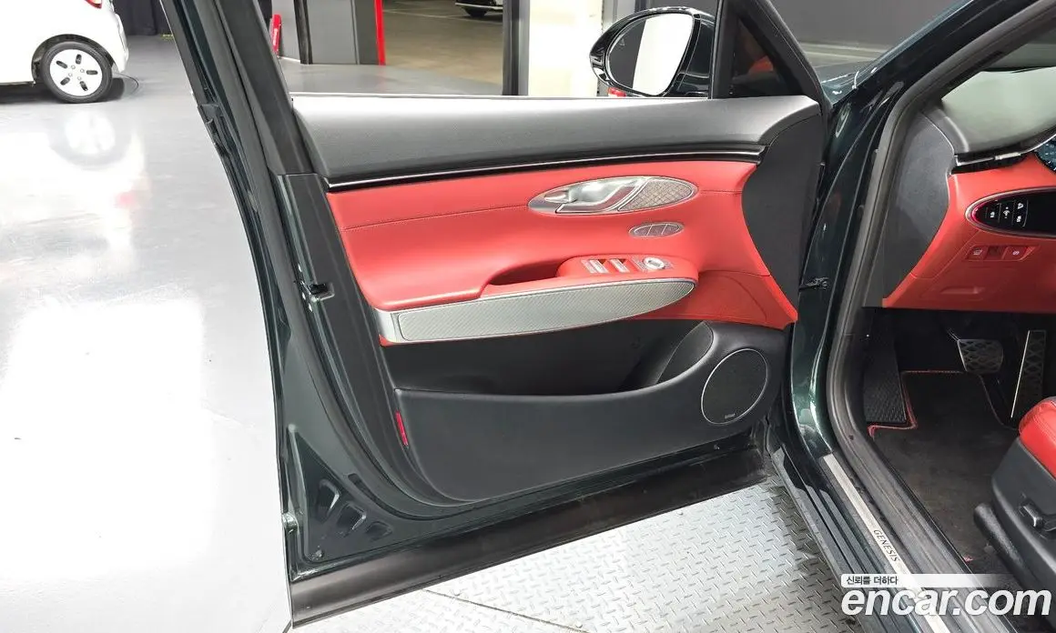 Genesis GV70 2023 2.5 автомат (гидро), фото 14 Genesis GV70 2023 2.5 автомат (гидро), фото 14