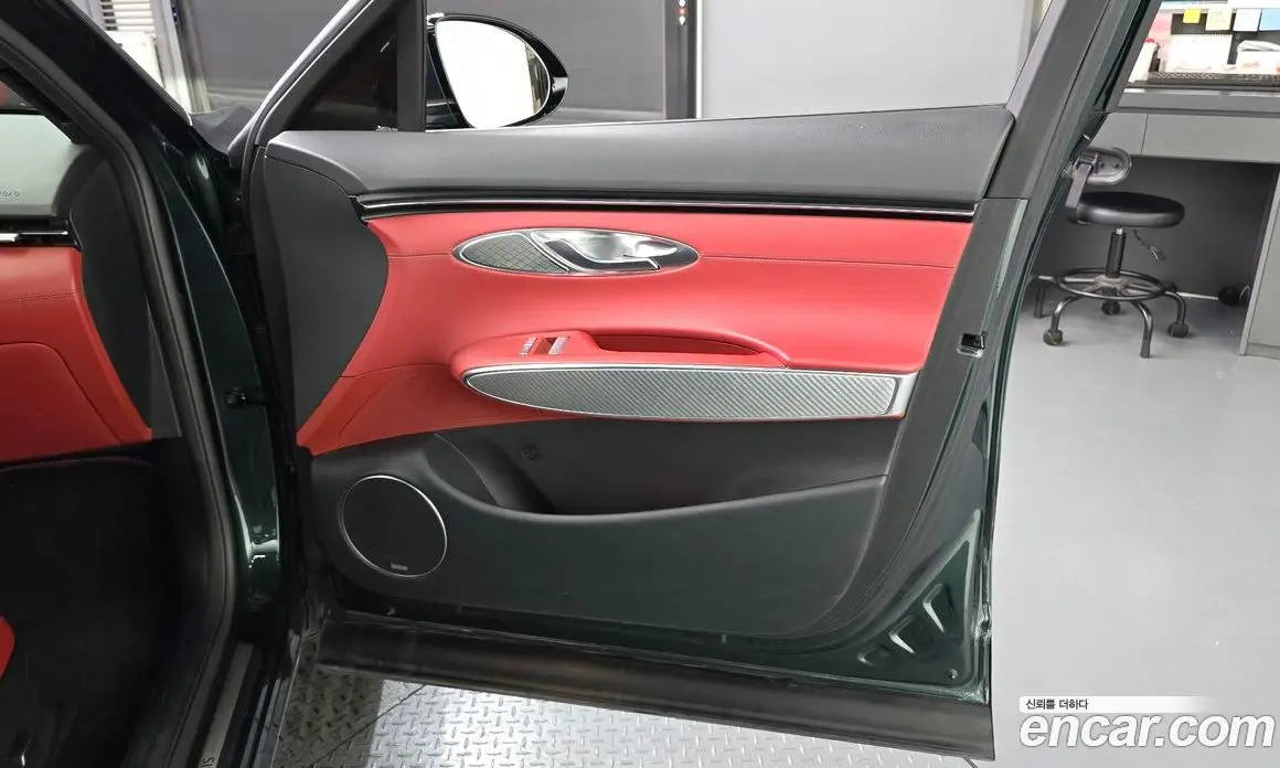 Genesis GV70 2023 2.5 автомат (гидро), фото 15 Genesis GV70 2023 2.5 автомат (гидро), фото 15