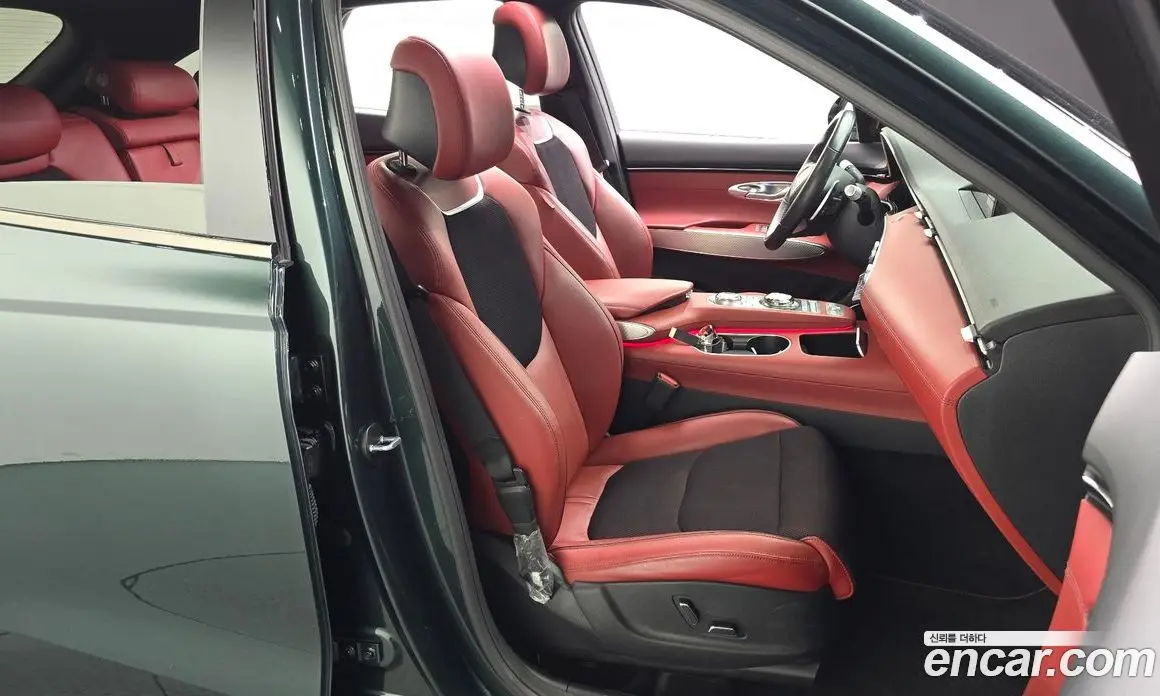 Genesis GV70 2023 2.5 автомат (гидро), фото 18 Genesis GV70 2023 2.5 автомат (гидро), фото 18